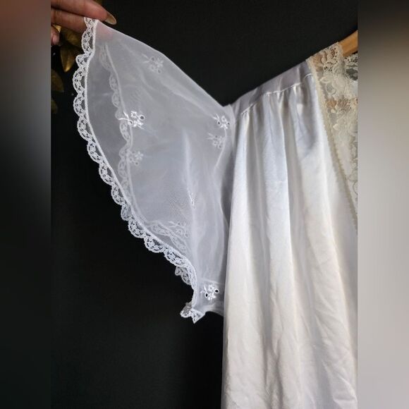 Vintage Miss Dior Ivory Nightgown Robe Lace Trim No Belt Sz S Union MADE IN USA - Picture 3 of 13